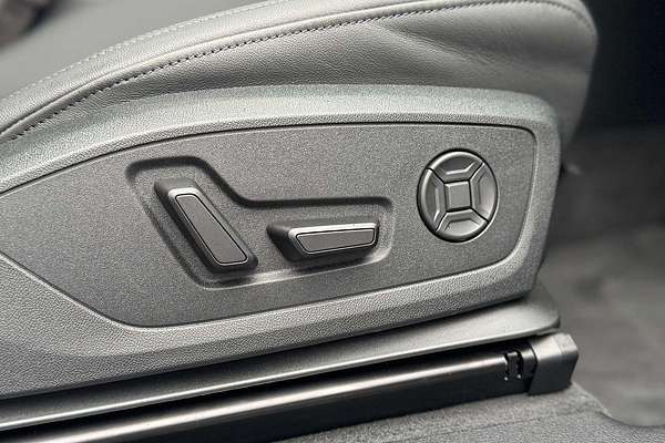 2025 Audi Q3 35 TFSI S line F3