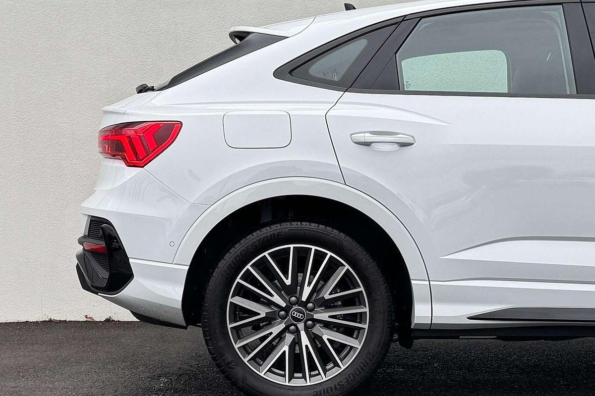 2025 Audi Q3 35 TFSI S line F3