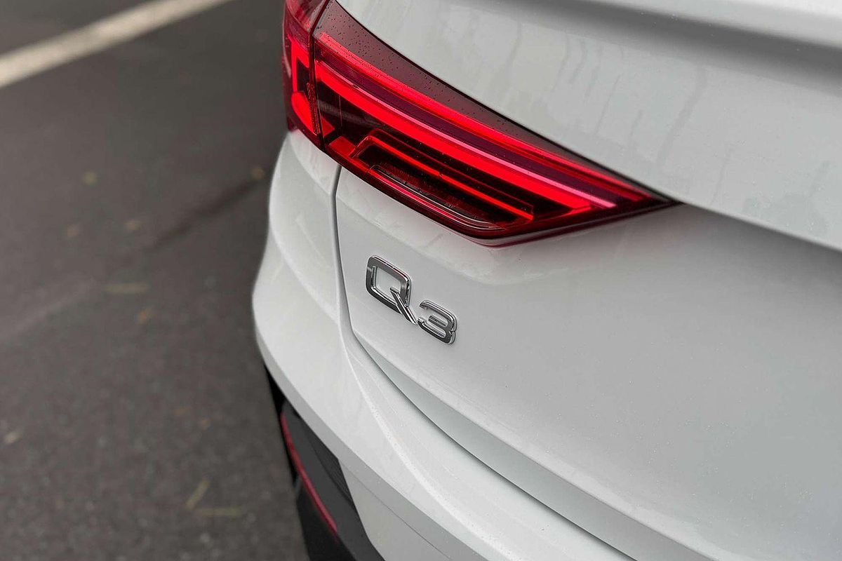 2025 Audi Q3 35 TFSI S line F3