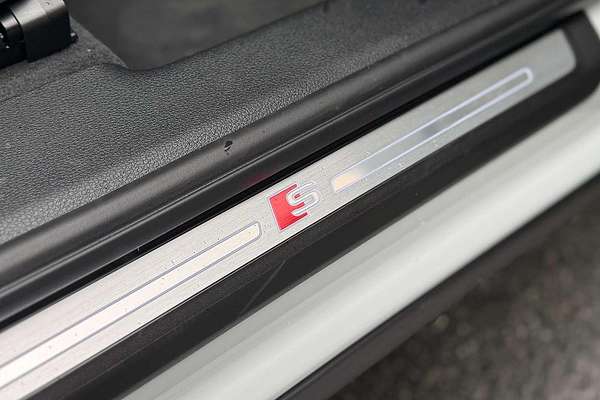 2025 Audi Q3 35 TFSI S line F3
