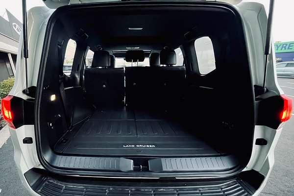 2022 Toyota Landcruiser VX FJA300R