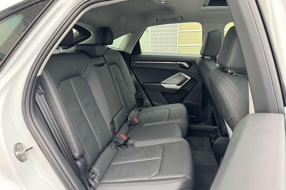 2025 Audi Q3 35 TFSI S line F3