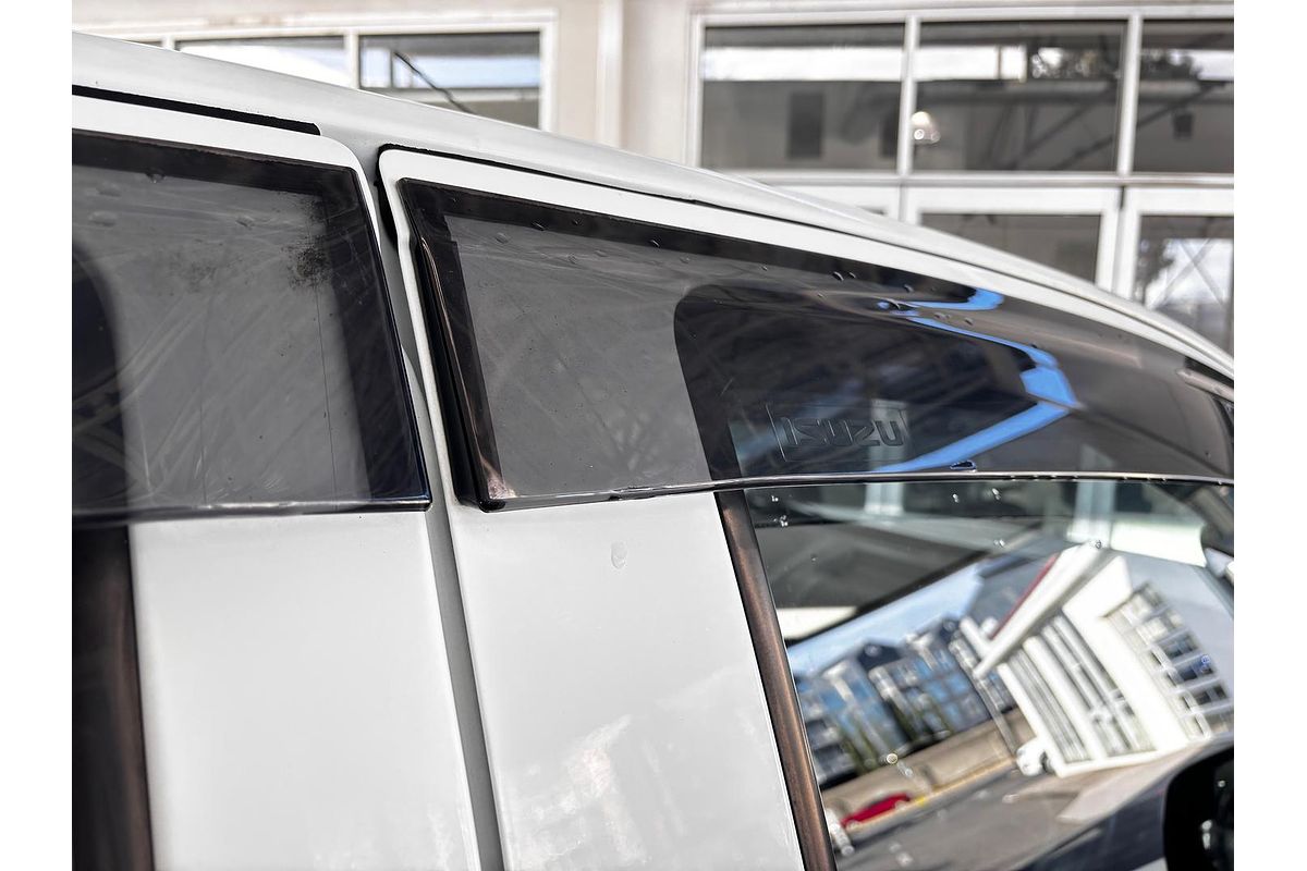 2015 Isuzu D-MAX SX High Ride Rear Wheel Drive