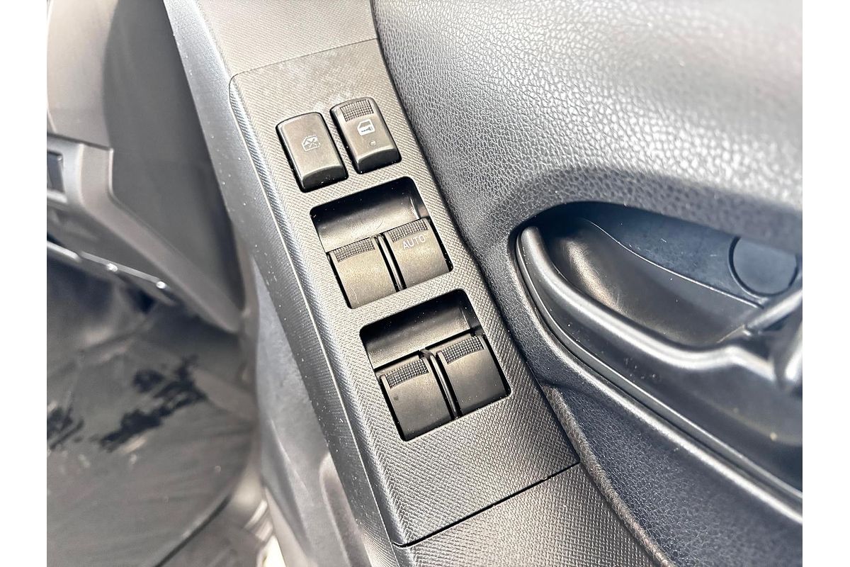 2015 Isuzu D-MAX SX High Ride Rear Wheel Drive