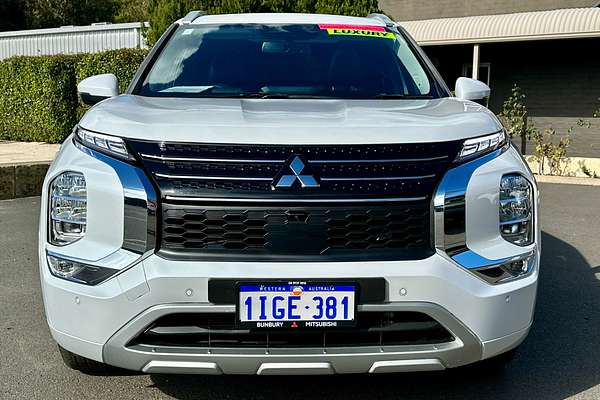 2024 Mitsubishi Outlander Exceed ZM