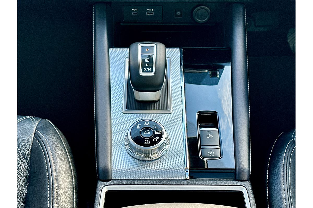 2024 Mitsubishi Outlander Exceed ZM