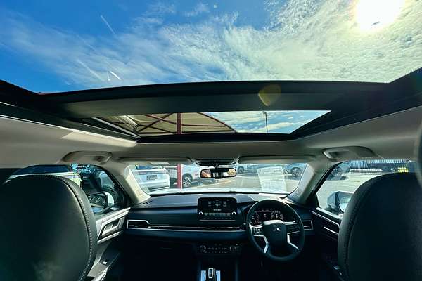 2024 Mitsubishi Outlander Exceed ZM