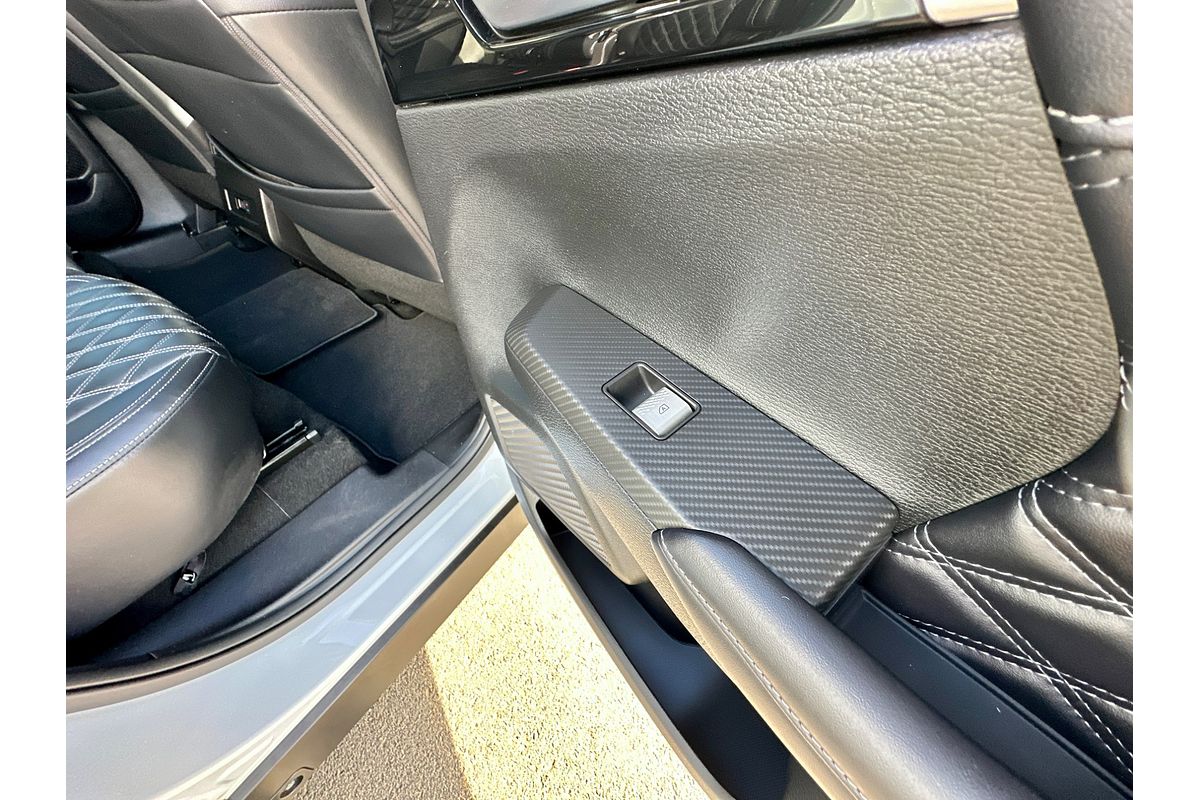 2024 Mitsubishi Outlander Exceed ZM