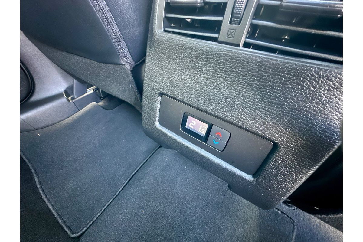 2024 Mitsubishi Outlander Exceed ZM