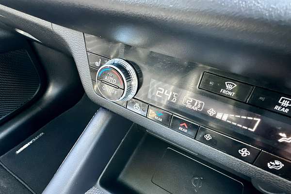 2024 Mitsubishi Outlander Exceed ZM
