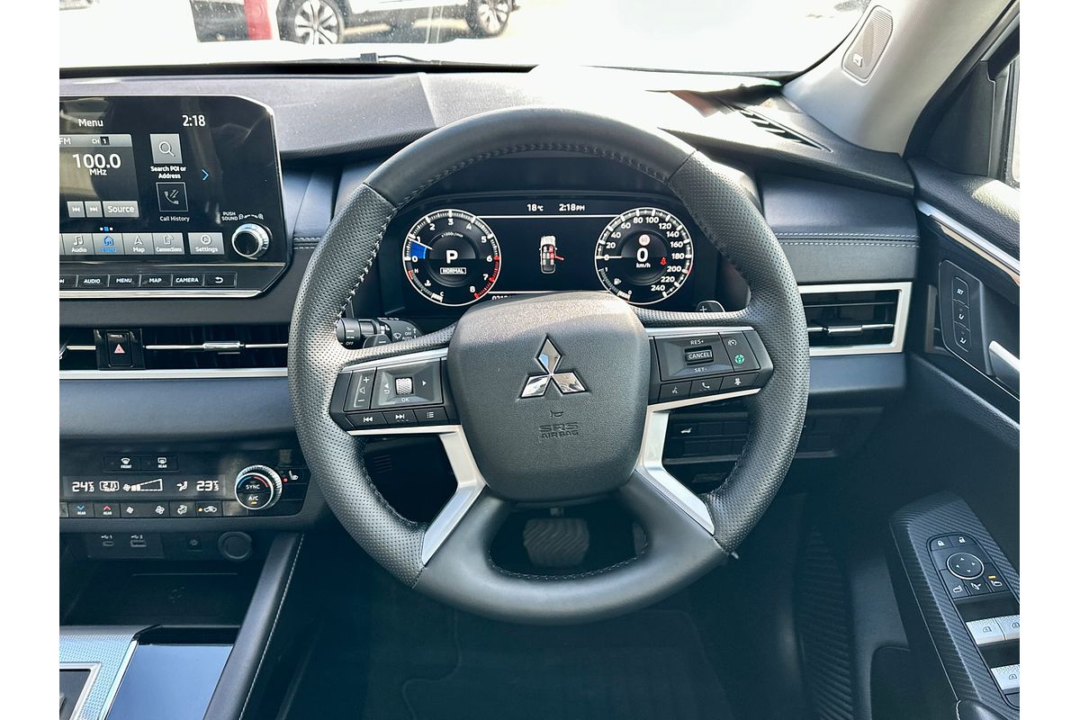 2024 Mitsubishi Outlander Exceed ZM