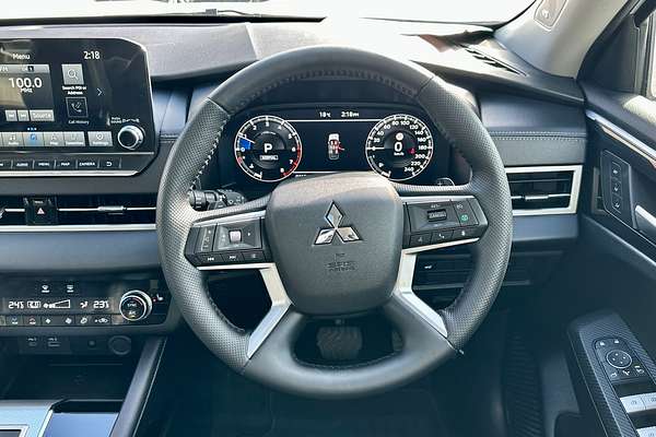 2024 Mitsubishi Outlander Exceed ZM