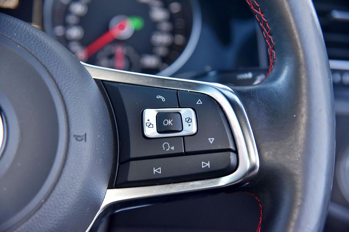 2015 Volkswagen Golf GTI 7