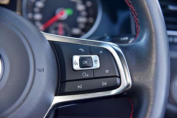 2015 Volkswagen Golf GTI 7