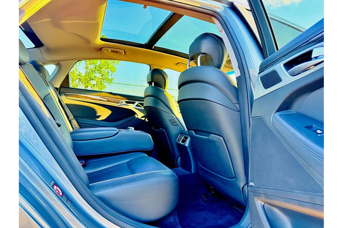 2015 Hyundai Genesis Ultimate Pack DH