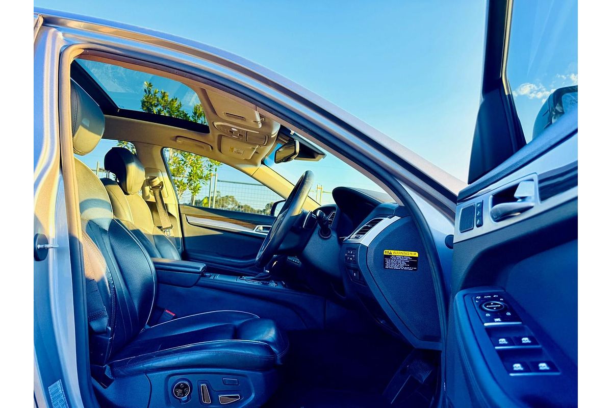 2015 Hyundai Genesis Ultimate Pack DH