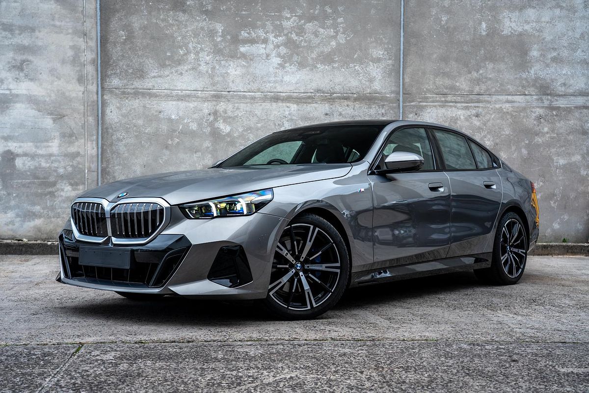 2023 BMW 5 Series 520i M Sport G60