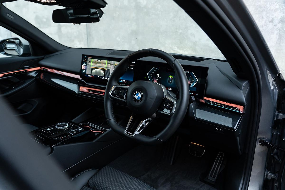 2023 BMW 5 Series 520i M Sport G60