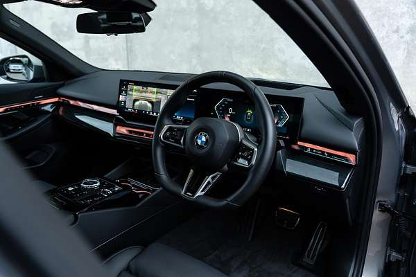 2023 BMW 5 Series 520i M Sport G60