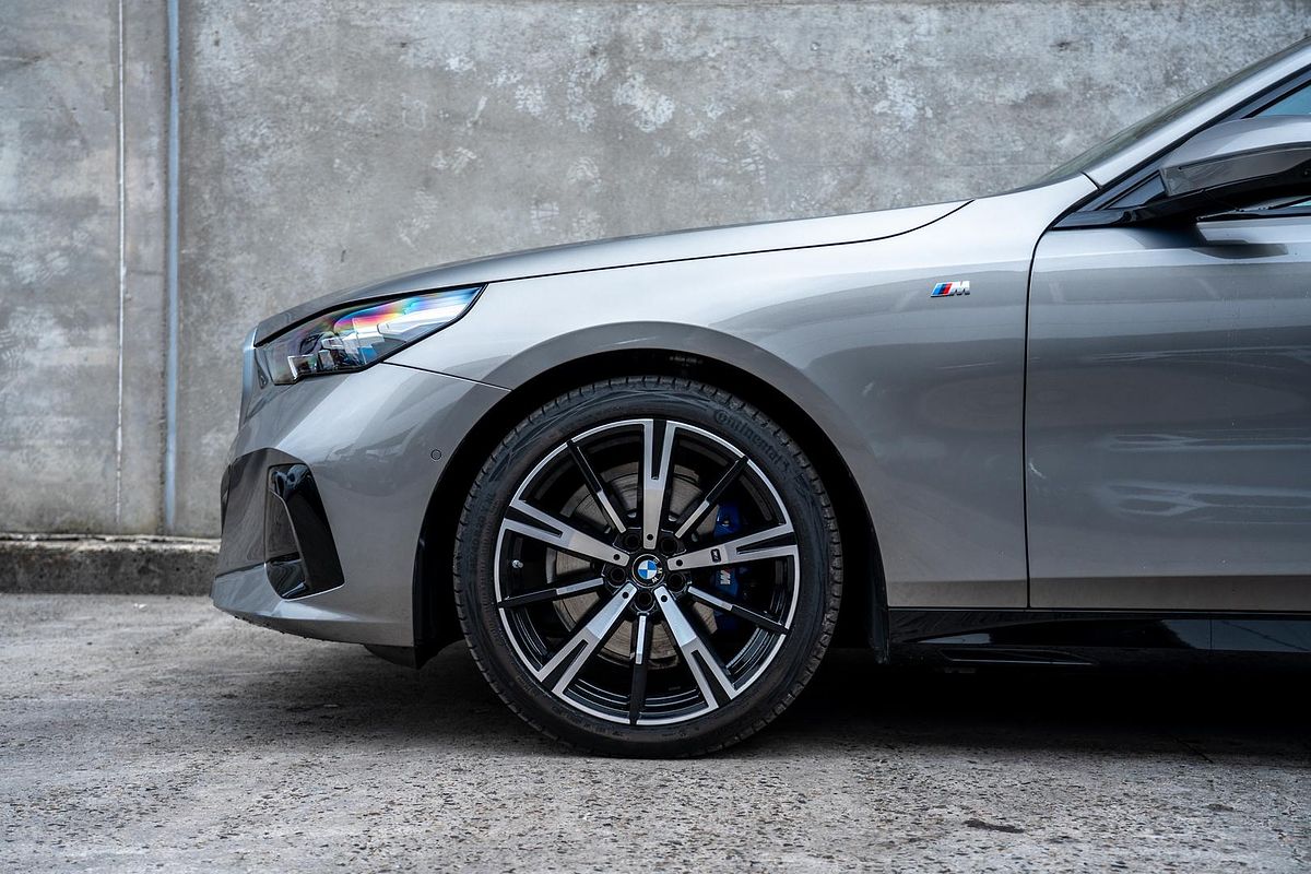 2023 BMW 5 Series 520i M Sport G60