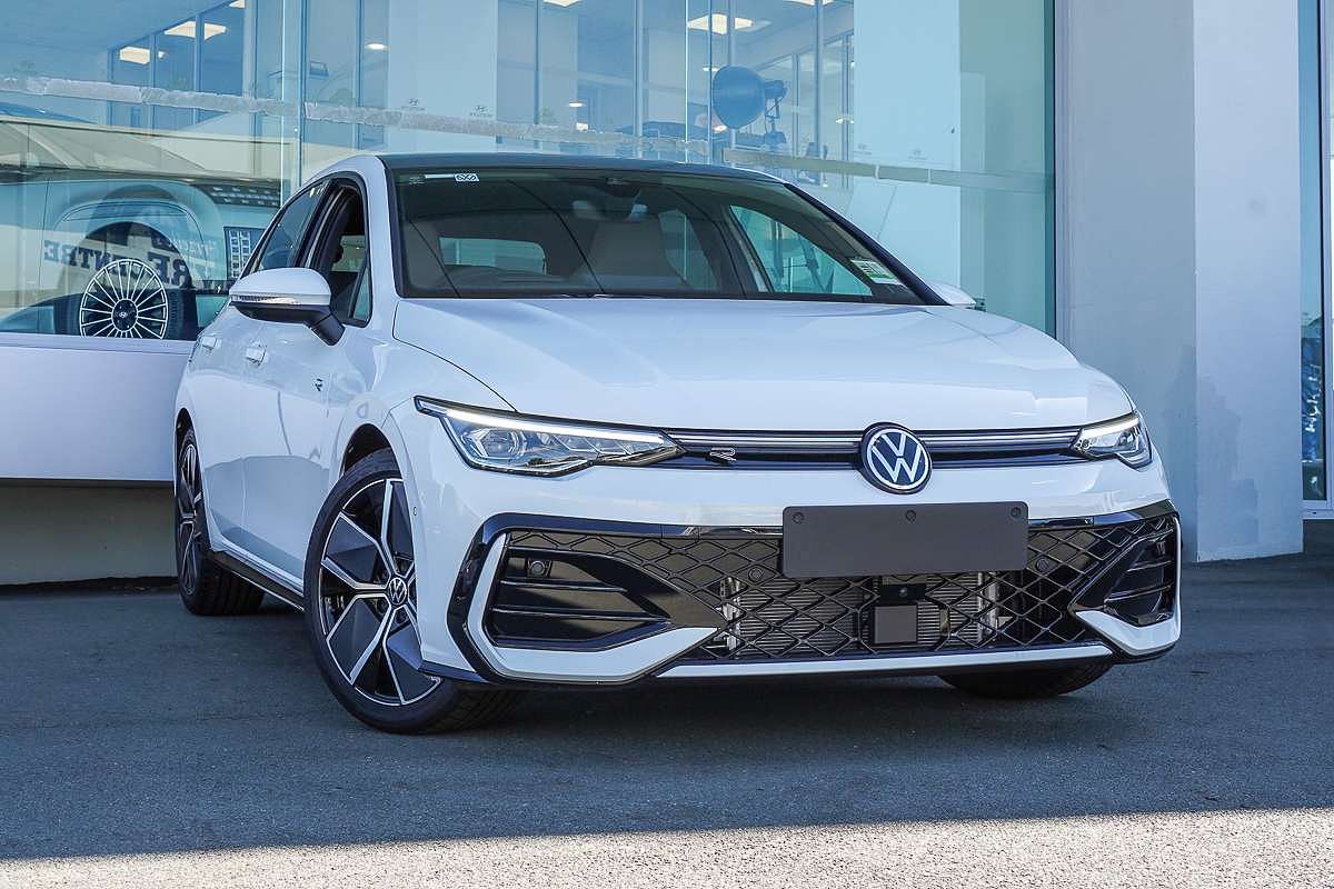 2025 Volkswagen Golf 110TSI R-Line 8.5