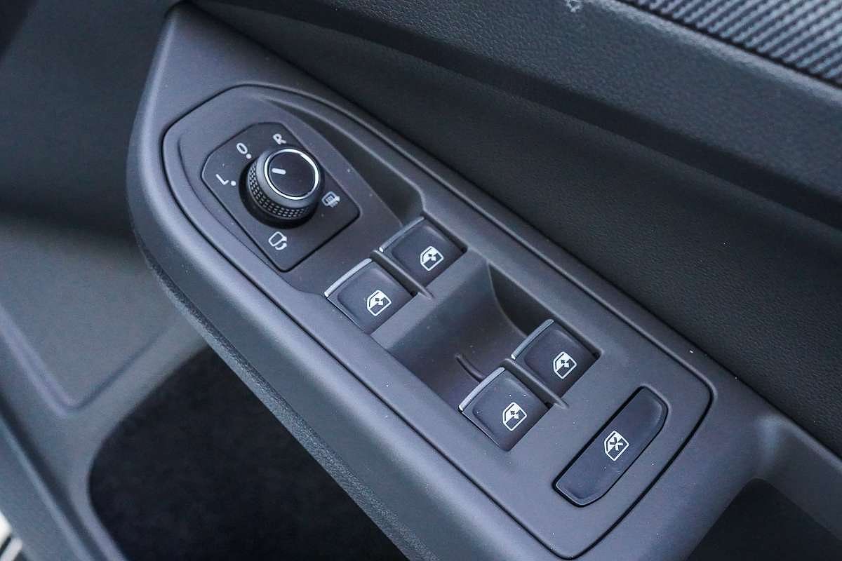 2025 Volkswagen Golf 110TSI R-Line 8.5