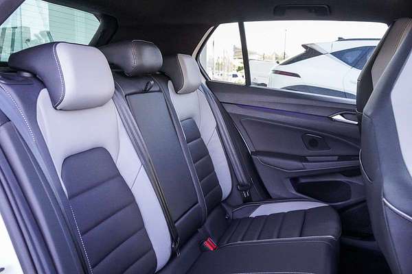 2025 Volkswagen Golf 110TSI R-Line 8.5