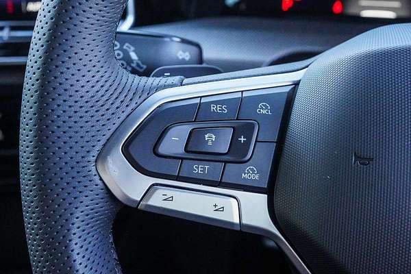 2025 Volkswagen Golf 110TSI R-Line 8.5