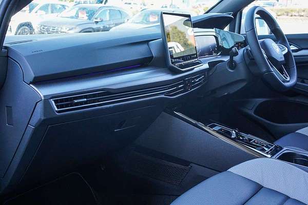 2025 Volkswagen Golf 110TSI R-Line 8.5