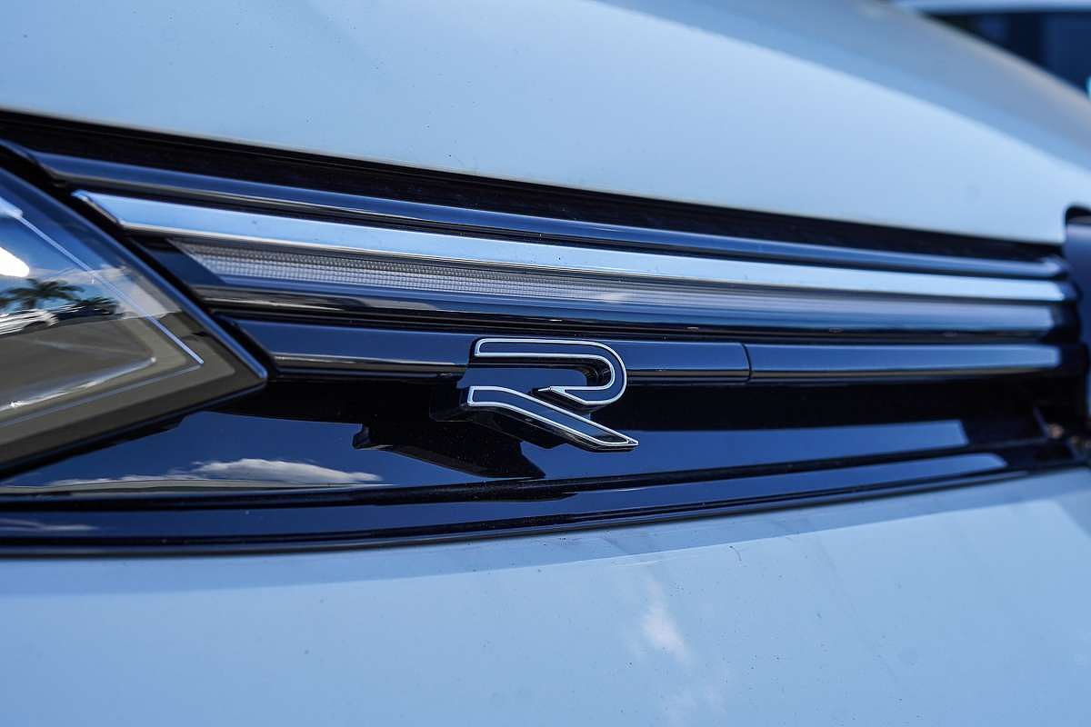 2025 Volkswagen Golf 110TSI R-Line 8.5