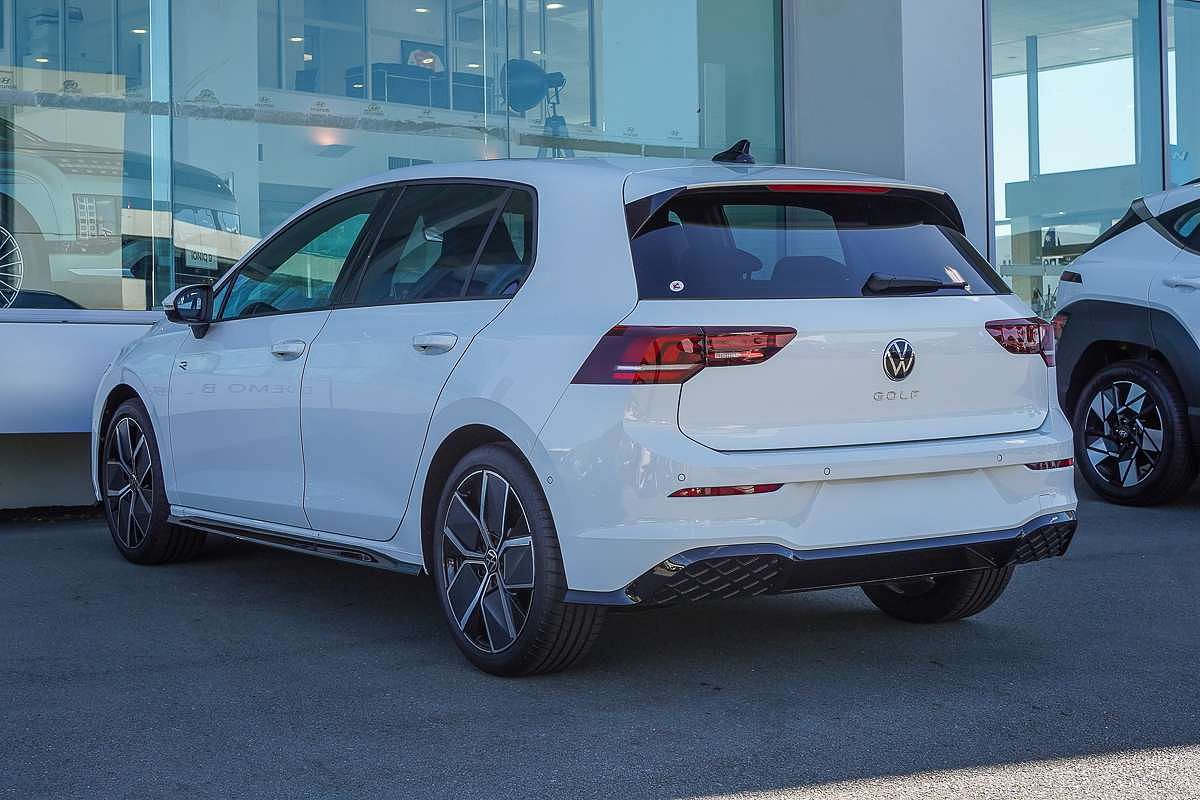 2025 Volkswagen Golf 110TSI R-Line 8.5