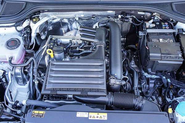 2025 Volkswagen Golf 110TSI R-Line 8.5