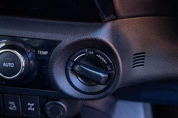 2017 Toyota Hilux SR5 GUN126R 4X4