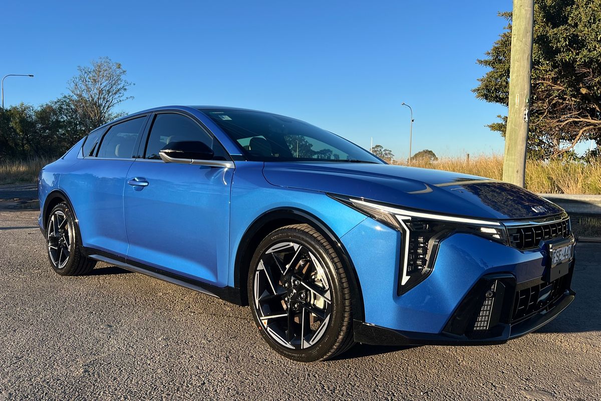 2024 Kia K4 GT-Line CL4m