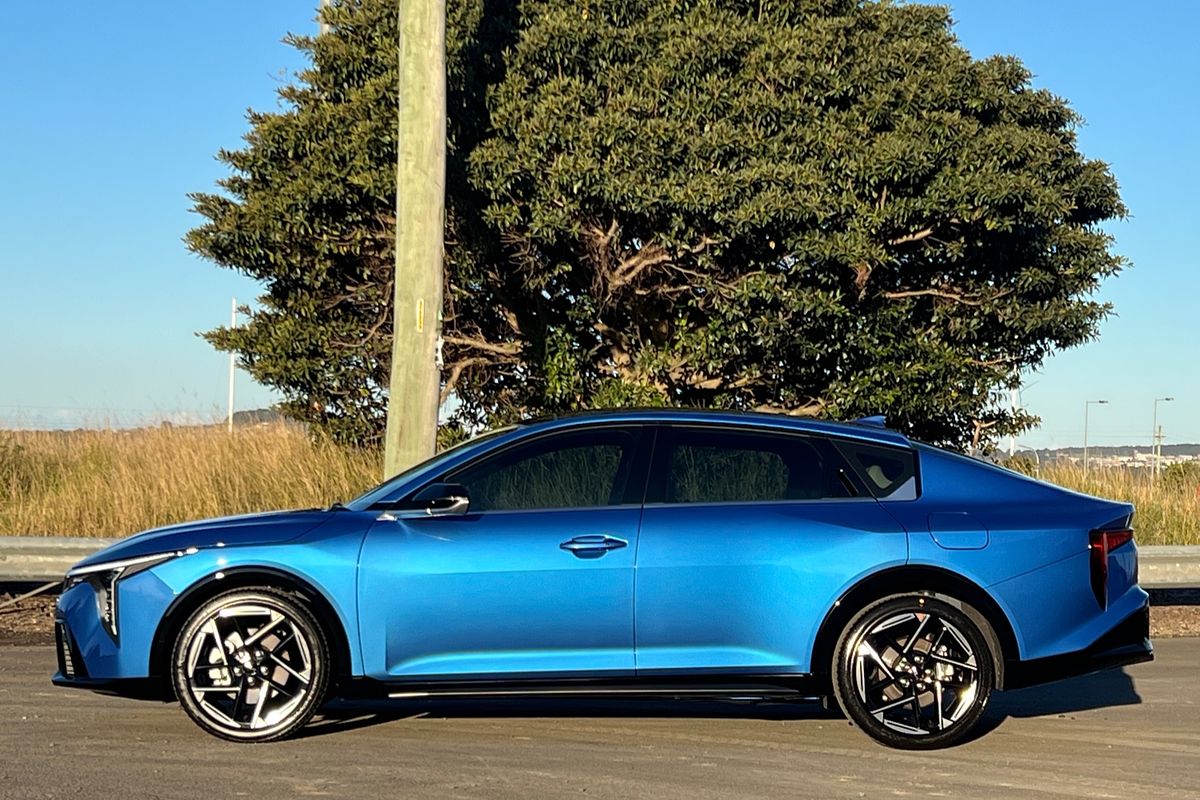 2024 Kia K4 GT-Line CL4m