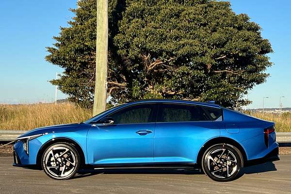 2024 Kia K4 GT-Line CL4m