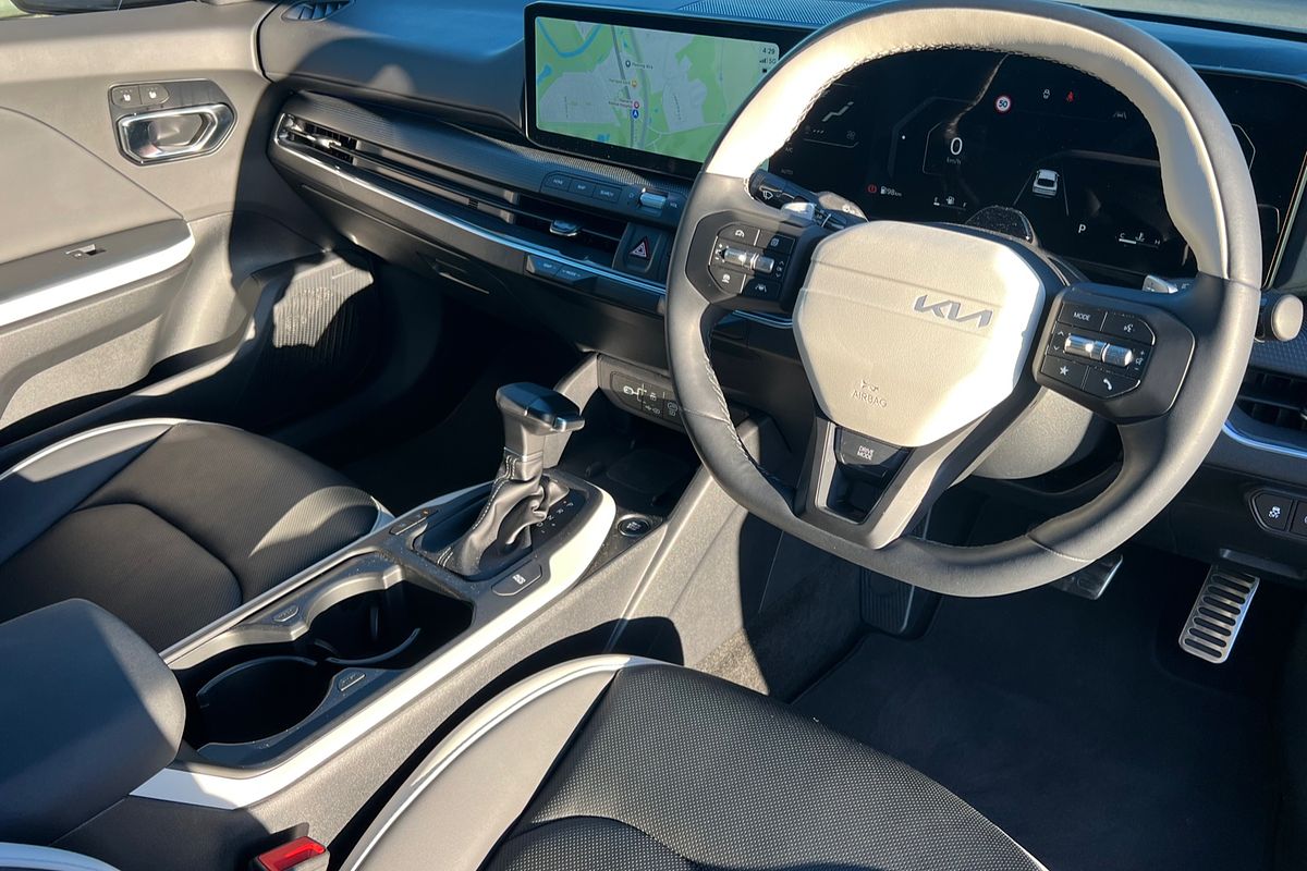 2024 Kia K4 GT-Line CL4m