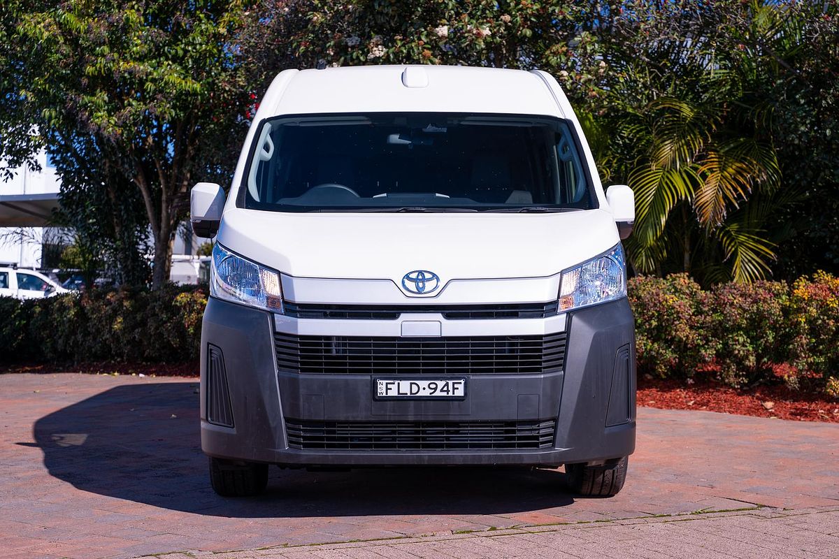 2025 Toyota Hiace Commuter GDH322R