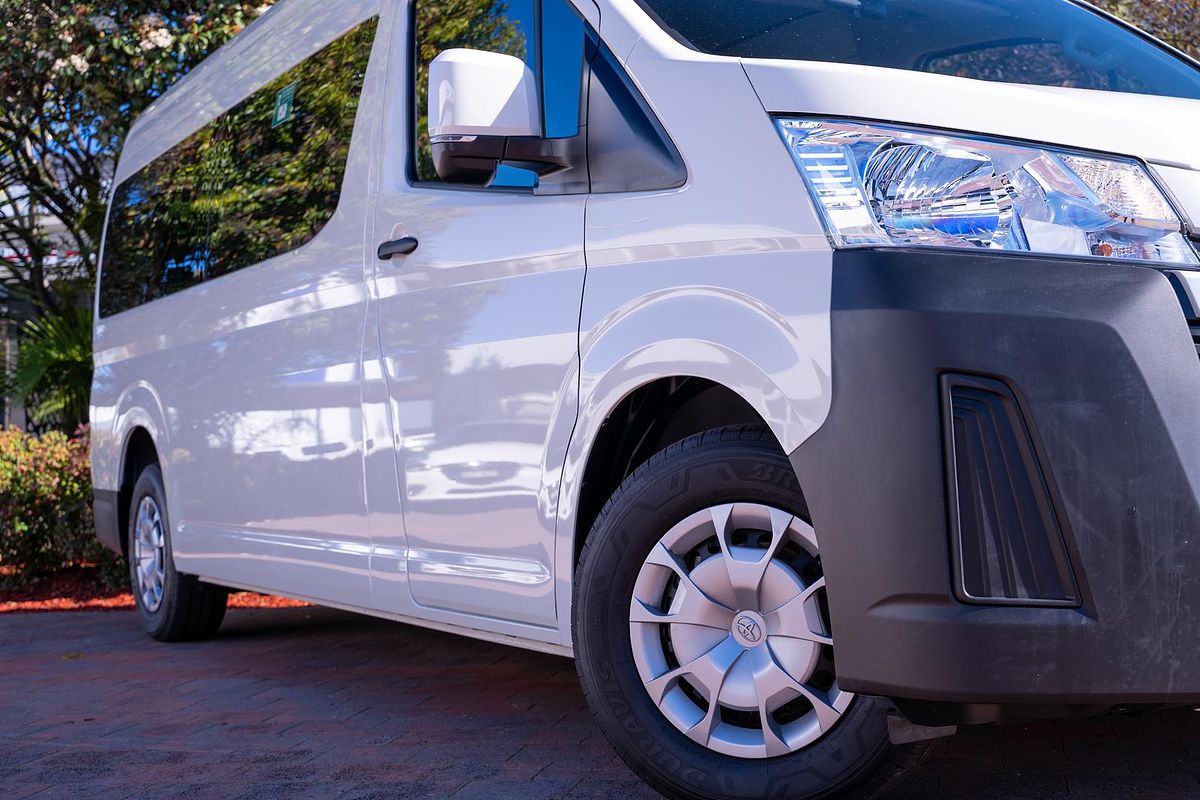2025 Toyota Hiace Commuter GDH322R