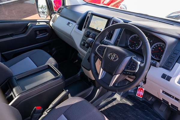2025 Toyota Hiace Commuter GDH322R