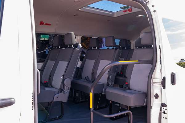 2025 Toyota Hiace Commuter GDH322R