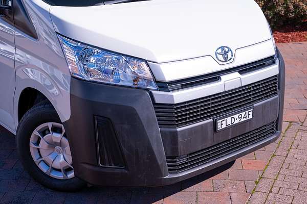 2025 Toyota Hiace Commuter GDH322R