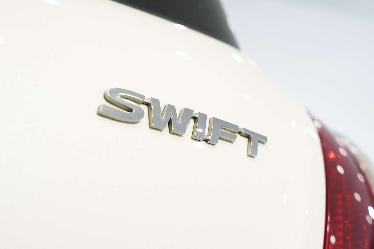 2016 Suzuki Swift GL Navigator FZ