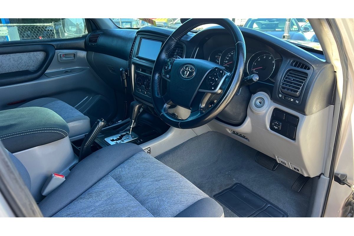 2003 Toyota Landcruiser GXL UZJ100R