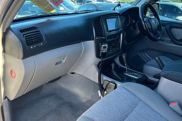 2003 Toyota Landcruiser GXL UZJ100R