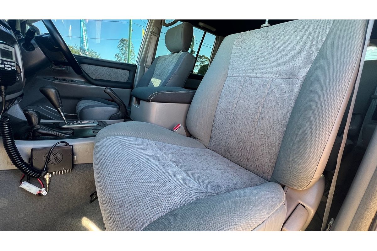 2003 Toyota Landcruiser GXL UZJ100R