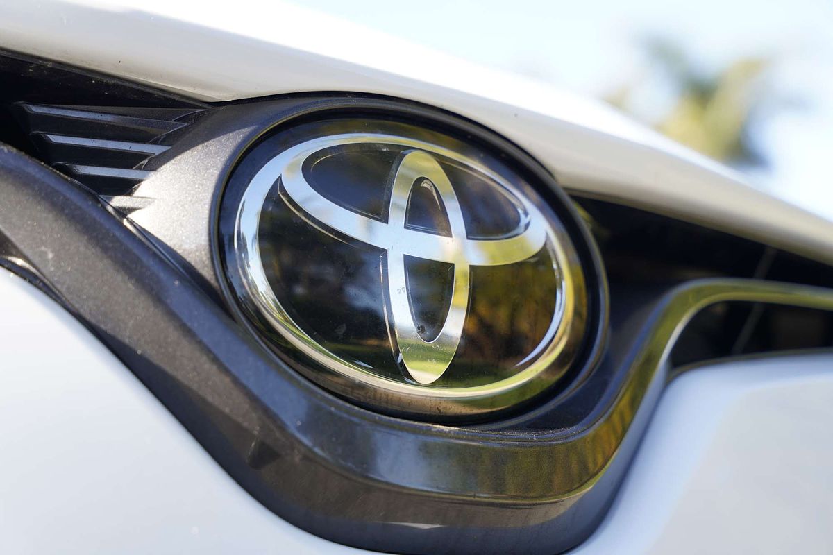 2019 Toyota Camry Ascent ASV70R