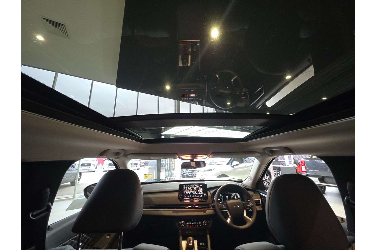 2025 Mitsubishi Outlander PHEV Exceed ZM