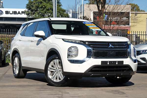 2022 Mitsubishi Outlander ES ZM