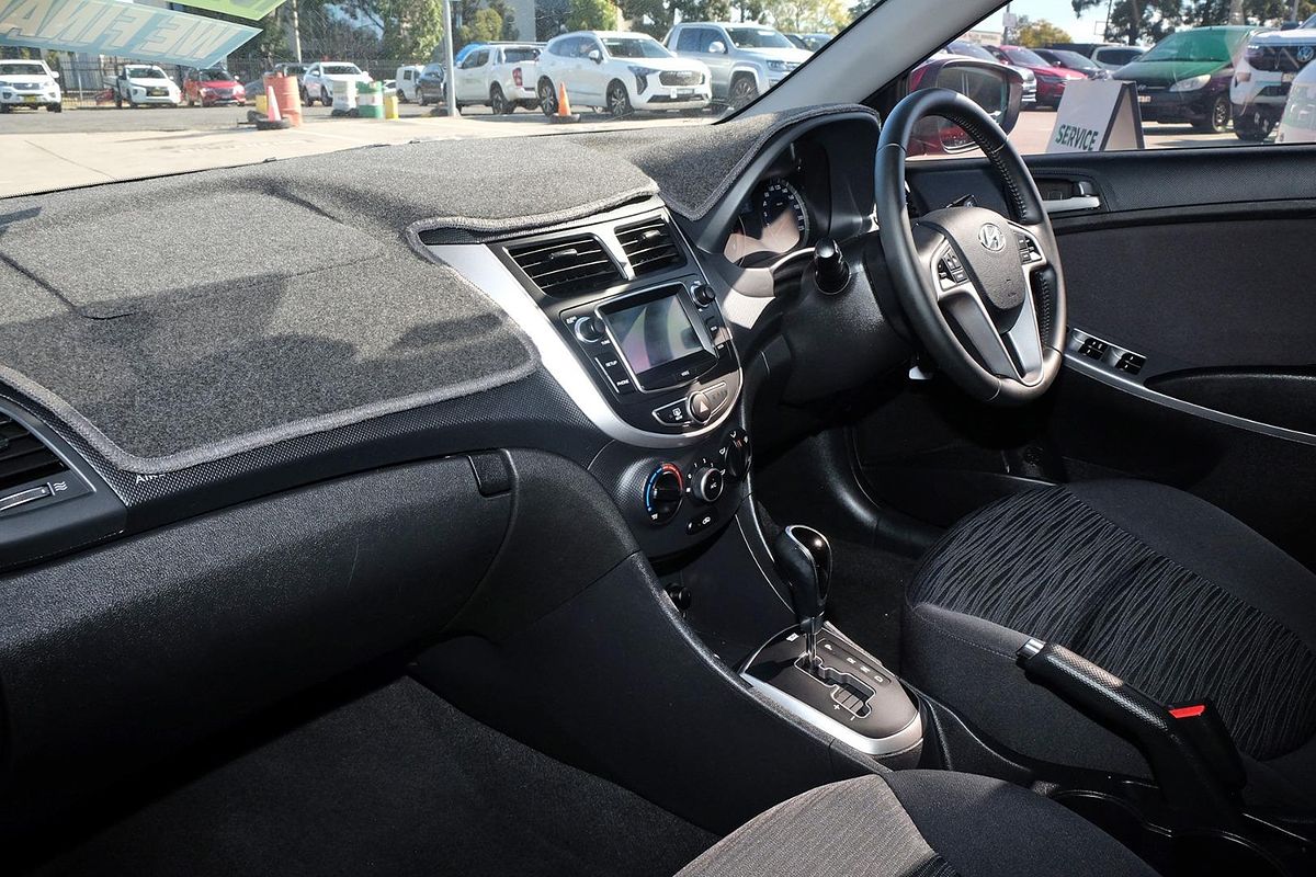 2019 Hyundai Accent Sport RB6